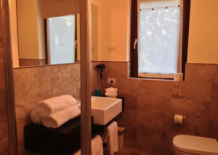 לינה וארוחת בוקר Charming Boutique בלאג'יו