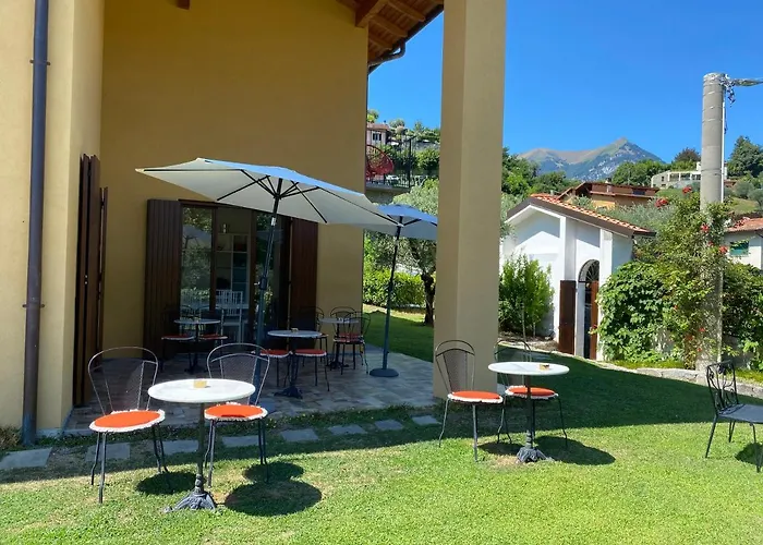 לינה וארוחת בוקר Charming Boutique בלאג'יו