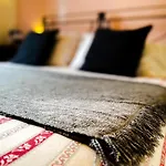 Charming Boutique לינה וארוחת בוקר 4*